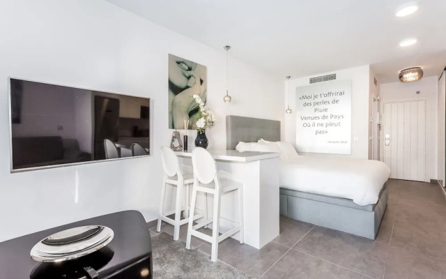 by RIVA - Cozy, Contemporary Studio in Puerto Banus Gardens