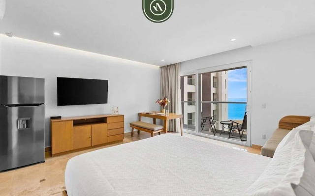 Brand New Oceanview Studio - Pools - Beach - Gym