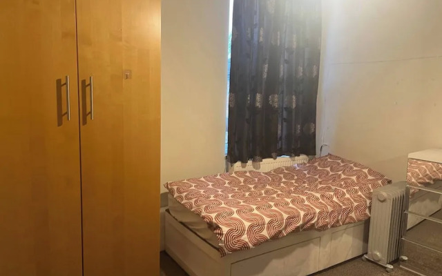 Room-en Suite Room, Finchley, London