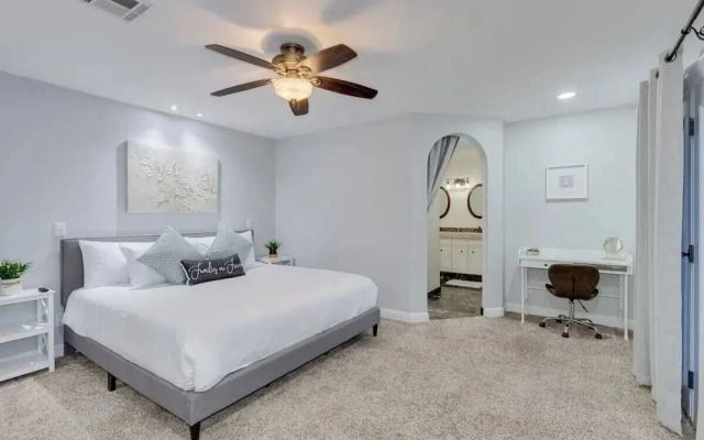 Desert Oasis in Mesa- Poolside & Hot Tub