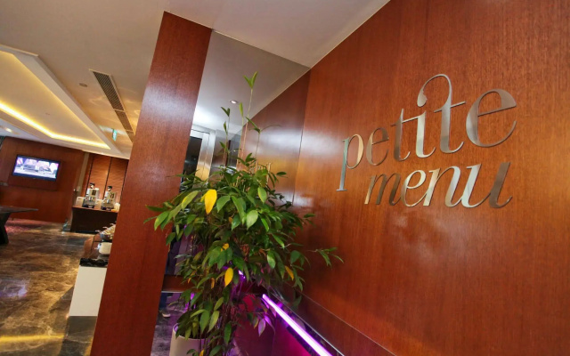 Aqueen Hotel Paya Lebar