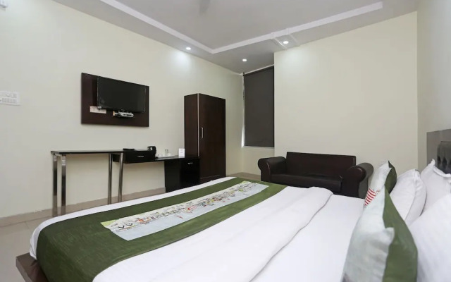 OYO 9565 Hotel New Shiv Murti
