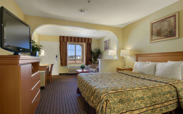 Days Inn by Wyndham Hayward Airport