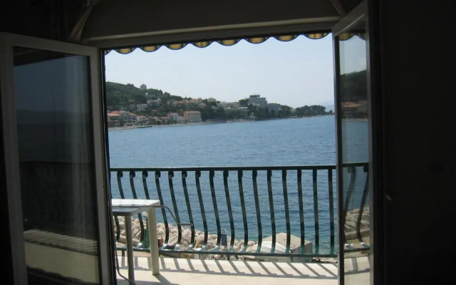 Apartments Waterfront Ivan