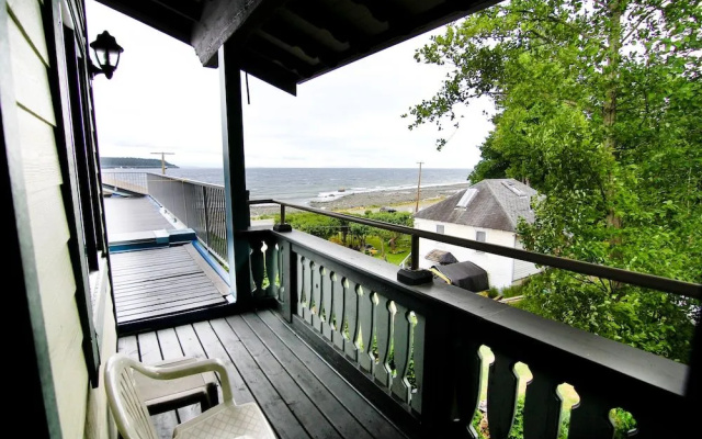 Heron's Landing Hotel