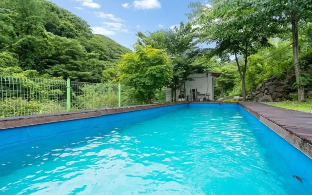 Ulsan Chereville Pension(철구소쉐르빌펜션)
