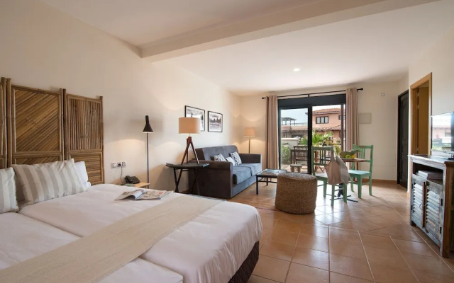 Nice studio at Playa el Hierro and volcan Calderon Hondo