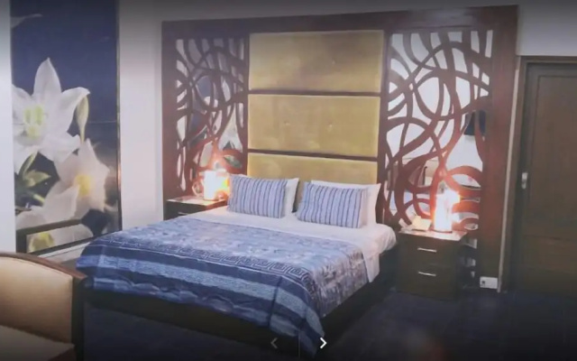 7 S even Guest House