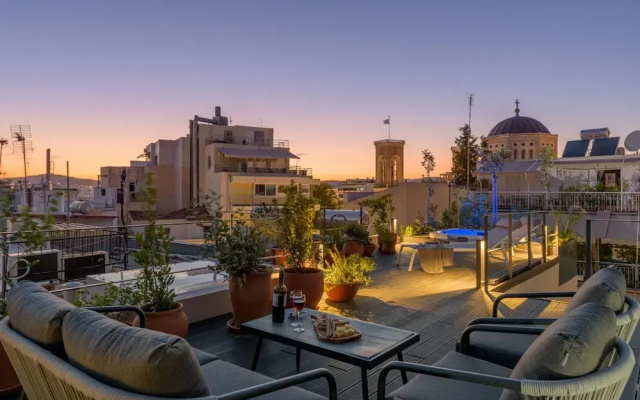 Your 4 Bdrm Dream House w Acropolis View Jacuzzi