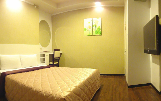 Taoyuan Hua Yue Hotel