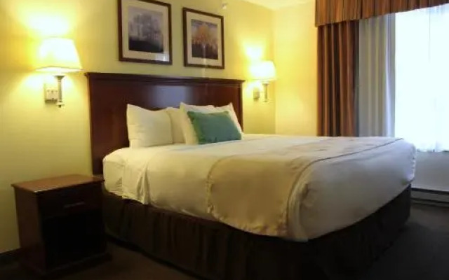Hawthorn Suites by Wyndham Madison Fitchburg