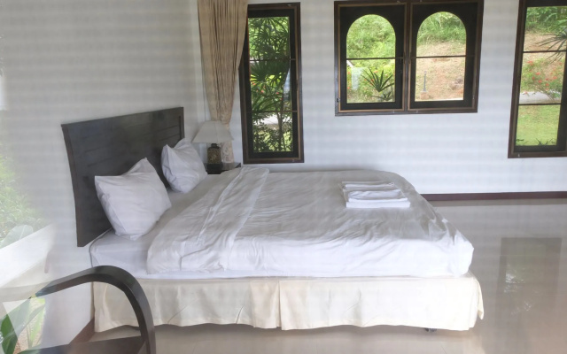 Khaolak Hillside Villa