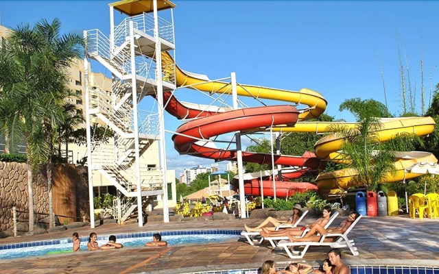 Golden Dolphin Resort Via Caldas