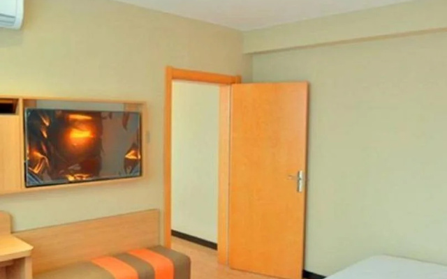 IU Hotel Beijing West Railway Station Liuliqiao East Station Branch