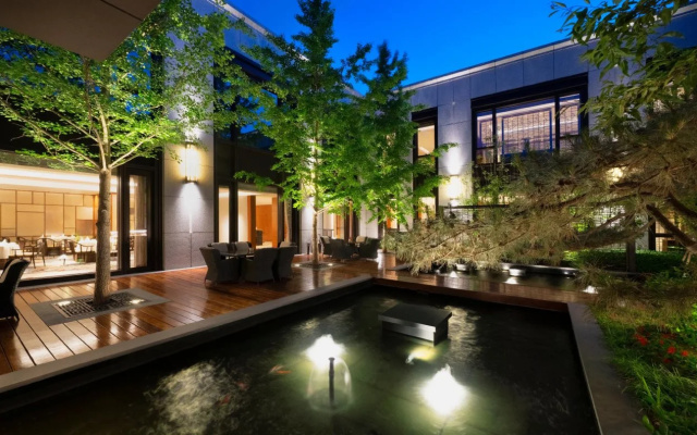 Fortune Grove Hotel