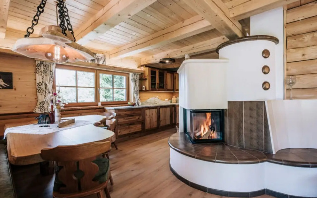 Webertonihutte Modern Retreat