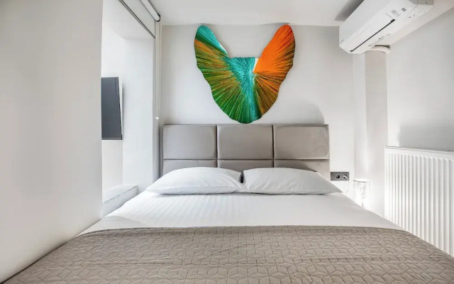 Plaka Clio Apartment by A&A Residences