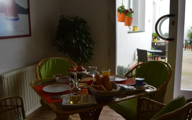 Hotel Nou Estrelles