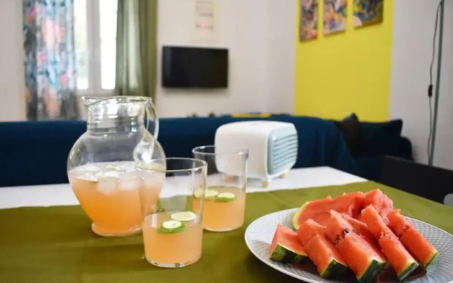 Pirgos Colorful Studio, Sleeps 2, Parking Wifi Ac