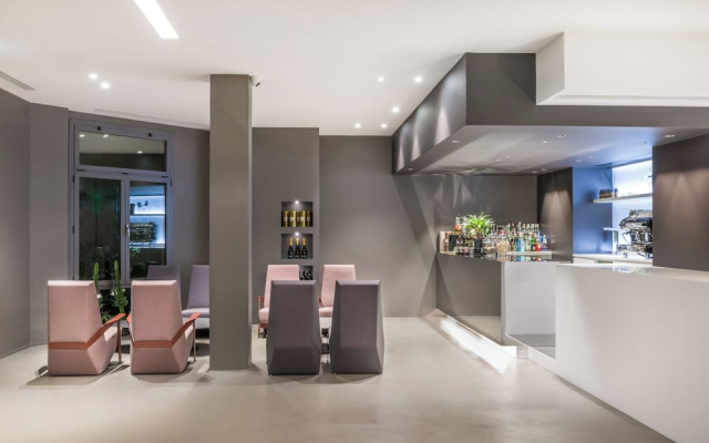 Point Hotel