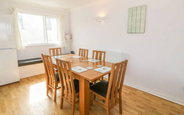 Flat 1 Bryn Colyn