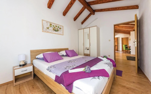 Stunning Home in Tribunj With Wifi and 4 Bedrooms