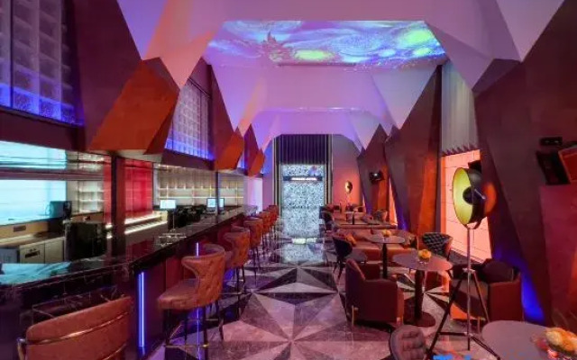 FUNGEE  Hotel (Wuyi Square, Huangxing Square Station, Changsha)