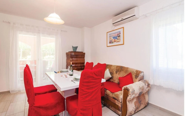 Amazing Home in Privlaka With 4 Bedrooms and Wifi