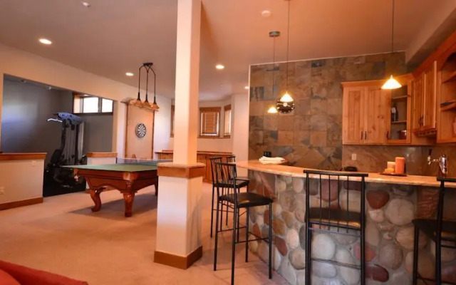 Lighthouse by Summit Mountain Properties