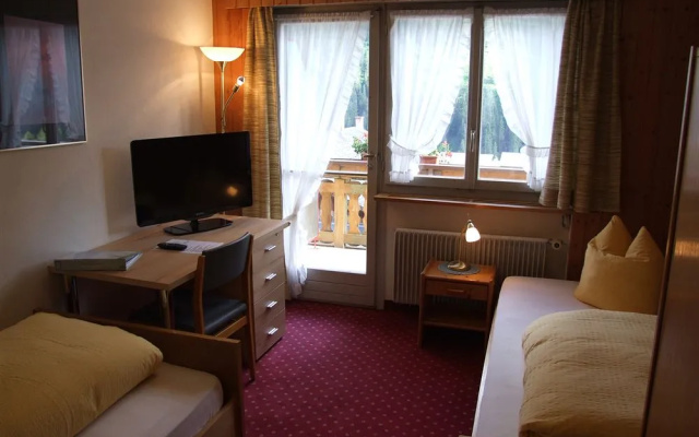 Hotel Mira