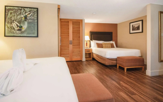 Coast Hillcrest Hotel