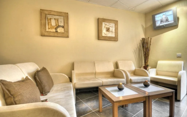 Amls Euro Guest House