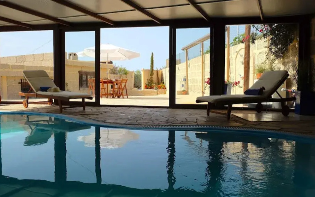 Estate in La Sabina With Private Pool