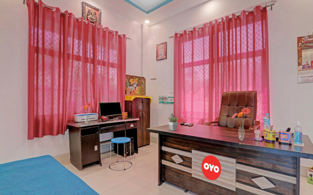 Oyo 84015 Guru Krapa Marriage Lawn