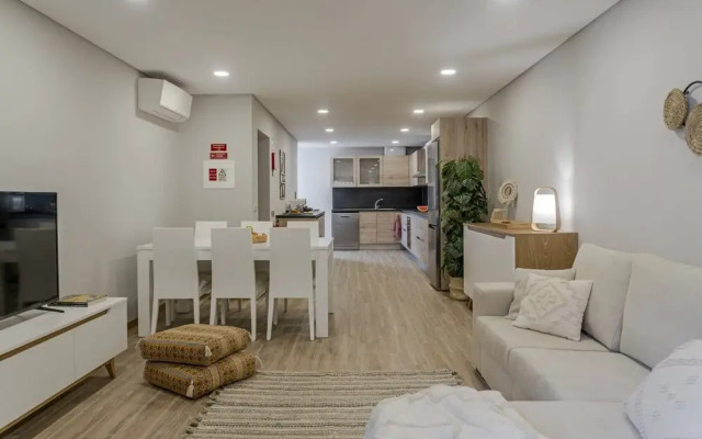 Family Vacation in the City, Casa das Raposinhas II,