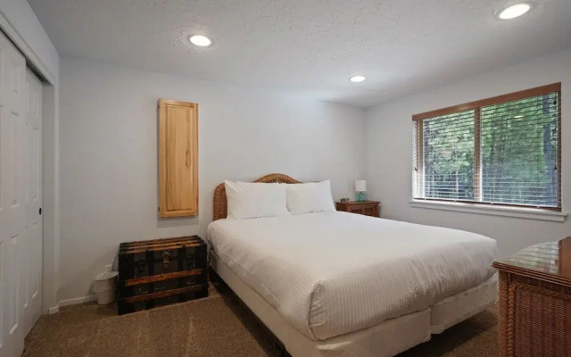 16 Jillian 4 Bedroom Home by RedAwning