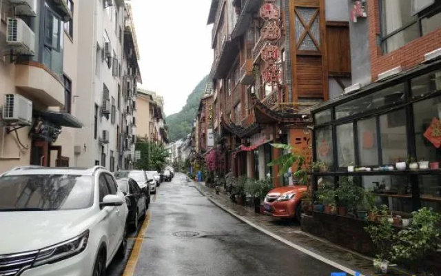 Zhangjiajie YiShang Inn