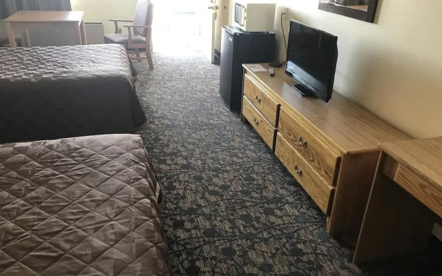 Travelers Inn & Suites