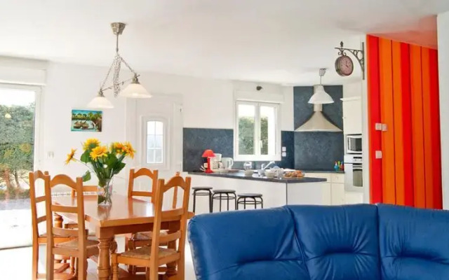 Charly Holiday Home