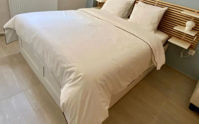 For a genuine Athenian homestay!