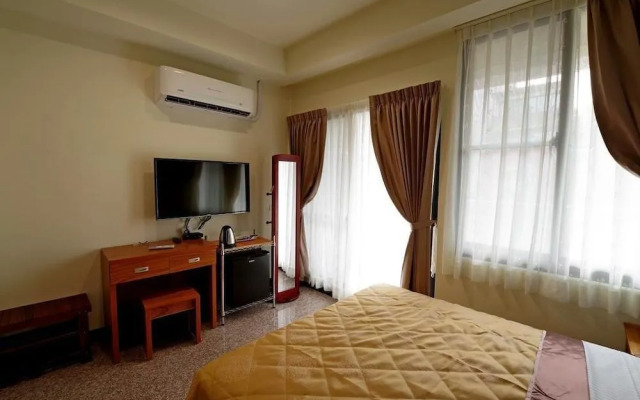 Lucky Hotel