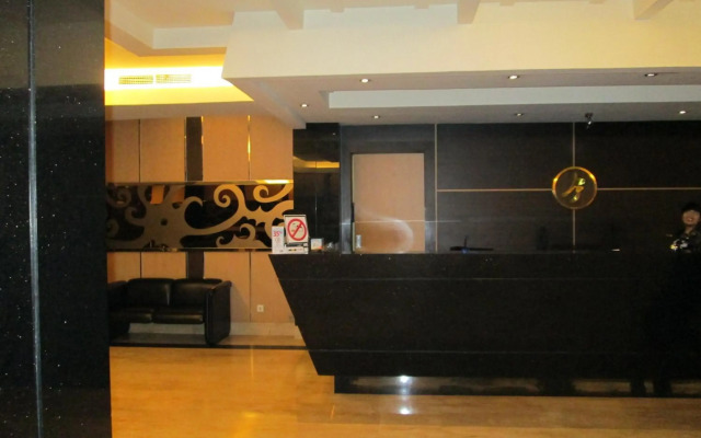 Hotel Kini