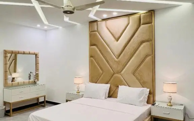 The Gateway Lodge