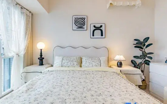 Shiyi Apartment