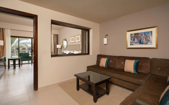 JAZ Oriental, Almaza Bay