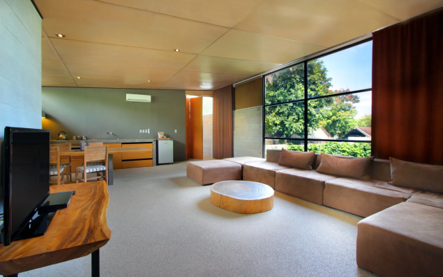 Clio Apartments