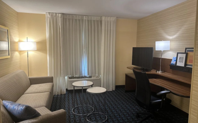 Fairfield Inn & Suites Detroit Macomb