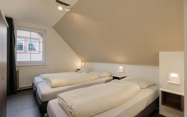 Restyled Villa with 4 Bathrooms & Sauna near River Moselle