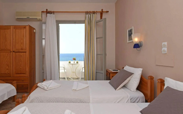 Vrohaki Studios & Rooms