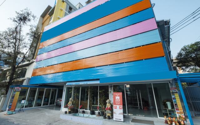 Отель ZEN Rooms Phetchaburi 13 вид на фасад